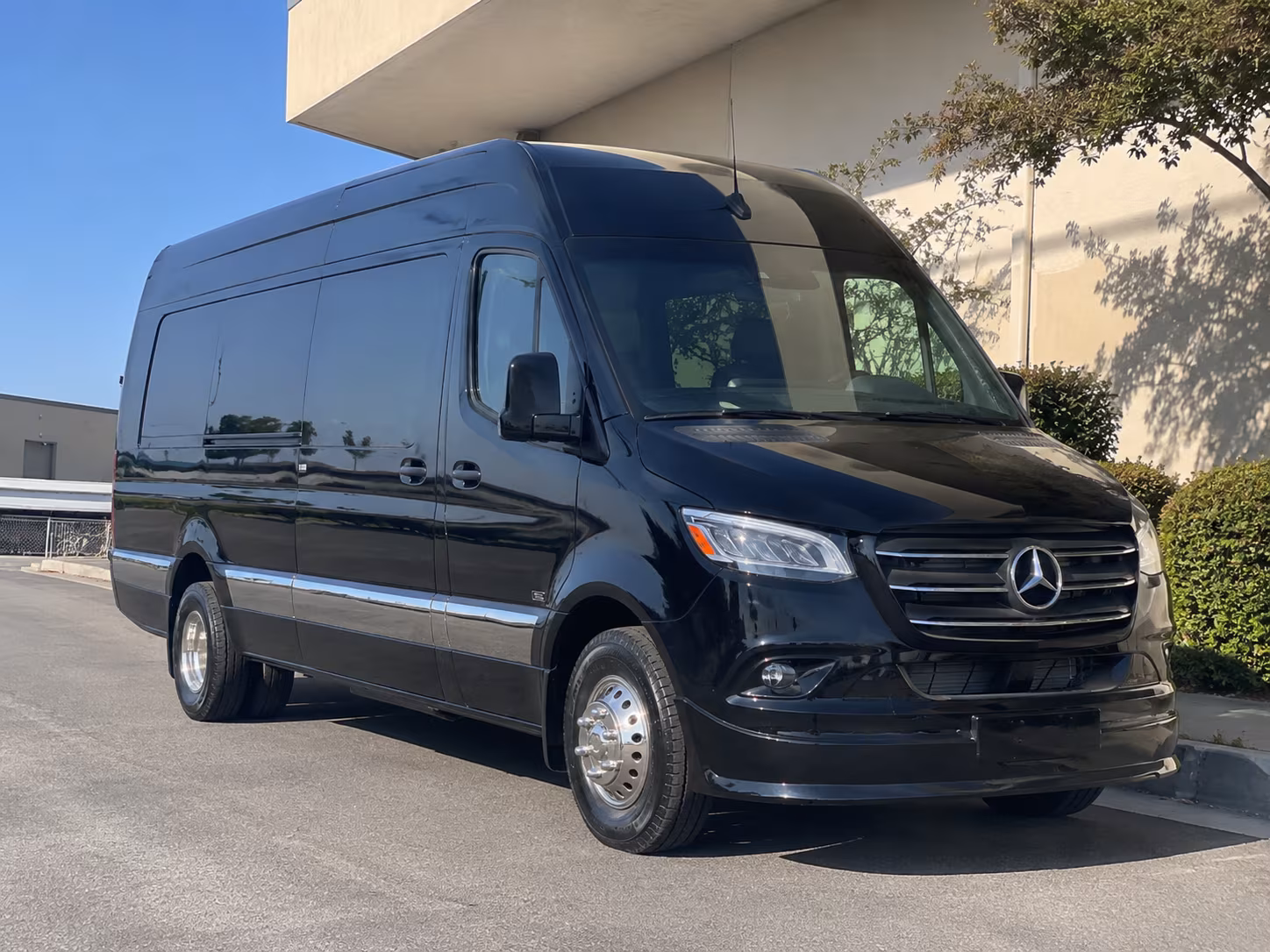 bus rental options for tracy trips