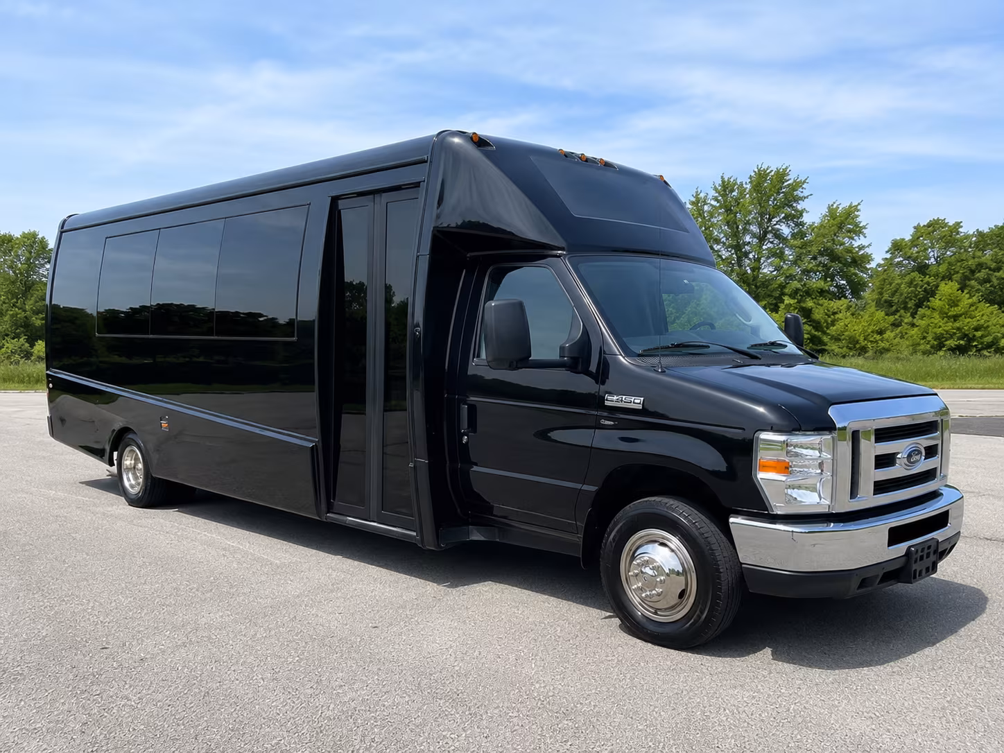 minibuses and charter buses for youth sports teams in tracy